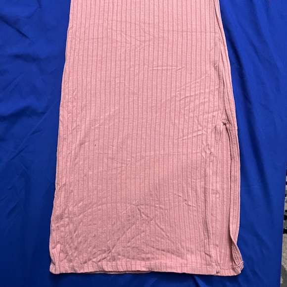 Pink midi length dress - Picture 2 of 2